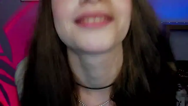 Snapshot of LuxMaya chatting on 6, 10, 2025 LuxMaya online show from 6, 10, 2025