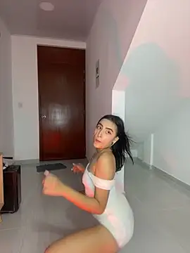 Snapshot of Lily__18 chatting on 14, 11, 2025 Lily 18 online show from 14, 11, 2025