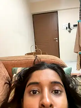 Snapshot of desitease chatting on 4, 11, 2025 desitease online show from 4, 11, 2025