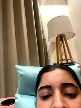 Snapshot of desitease chatting on 17, 11, 2025 desitease online show from 17, 11, 2025