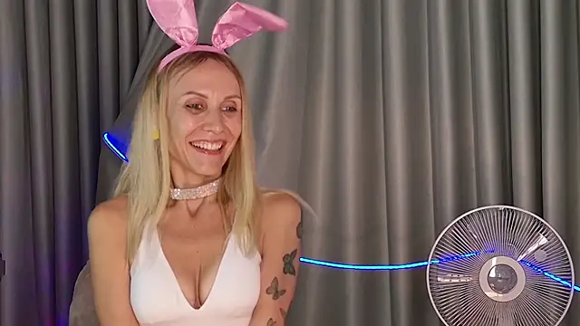 Snapshot of goddess_kate__ chatting on 31, 10, 2025 goddess kate   online show from 31, 10, 2025