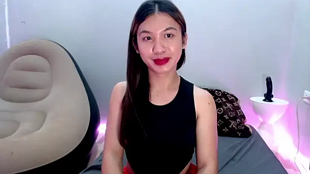 LucyApalla online show from 25, 9, 2025
