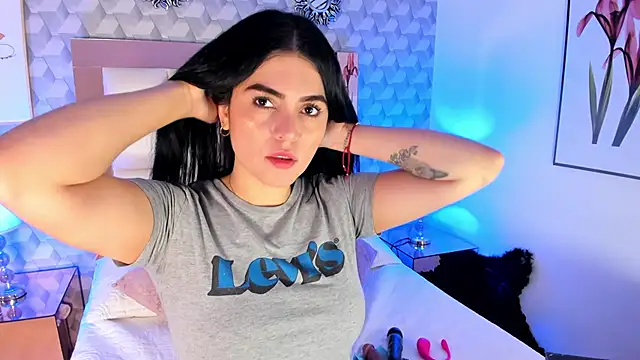 Sasha  sims   online show from 15, 10, 2025