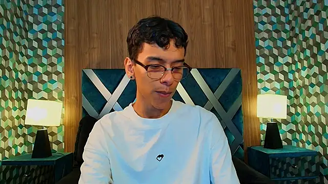 Snapshot of Aiden_Royce chatting on 15, 10, 2025 Aiden Royce online show from 15, 10, 2025