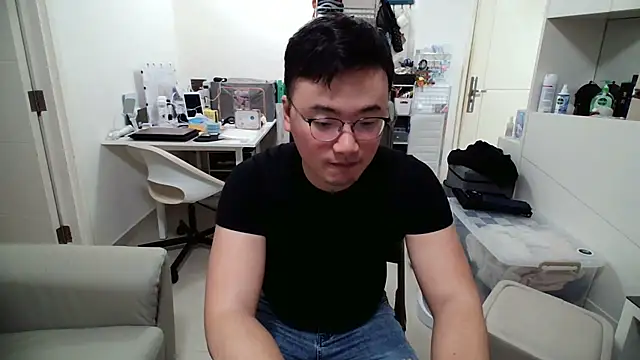 Snapshot of kk1m13 chatting on 3, 2, 2026 kk1m13 online show from 3, 2, 2026