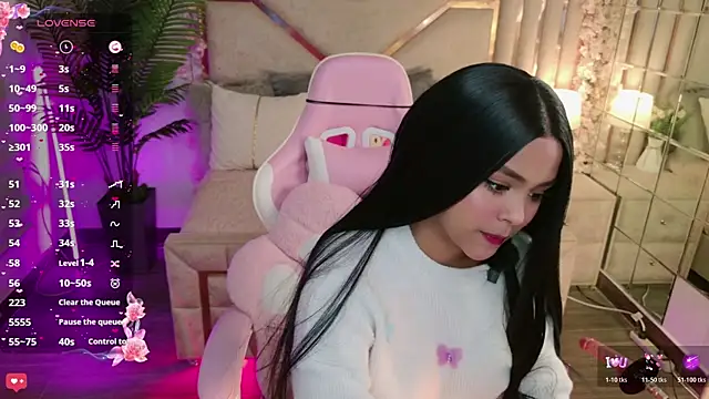 Snapshot of eimy_2 chatting on 15, 11, 2025 eimy 2 online show from 15, 11, 2025