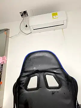 Rousevans  online show from 1, 11, 2025