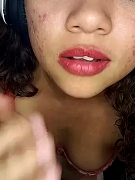 Snapshot of Violethroos chatting on 15, 2, 2026 Violethroos online show from 15, 2, 2026