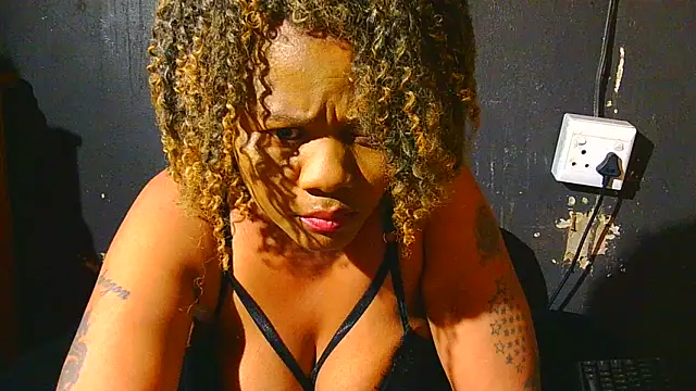 Augustine-Blooomxx online show from 20, 10, 2025