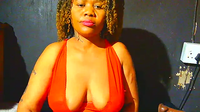 Augustine-Blooomxx online show from 6, 11, 2025