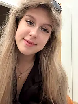 Lillian Dyson online show from 13, 9, 2025