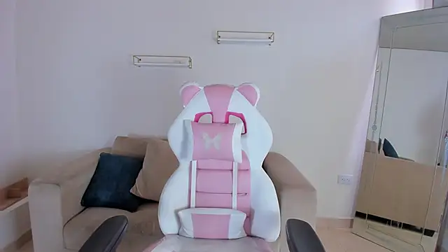 april smiith online show from 11, 10, 2025