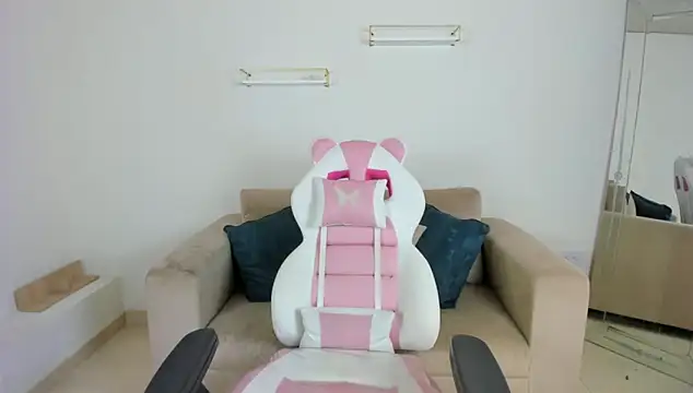 april smiith online show from 16, 1, 2026