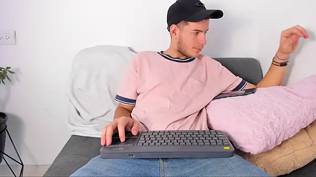 lara and danny online show from 9, 11, 2025