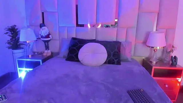 Violett Novoa online show from 5, 1, 2026