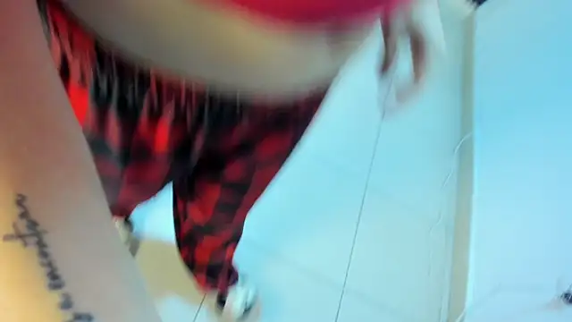 Snapshot of Megan_Sweetas chatting on 9, 11, 2025 Megan Sweetas online show from 9, 11, 2025