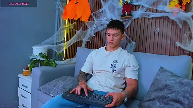 Thomas moon online show from 29, 10, 2025