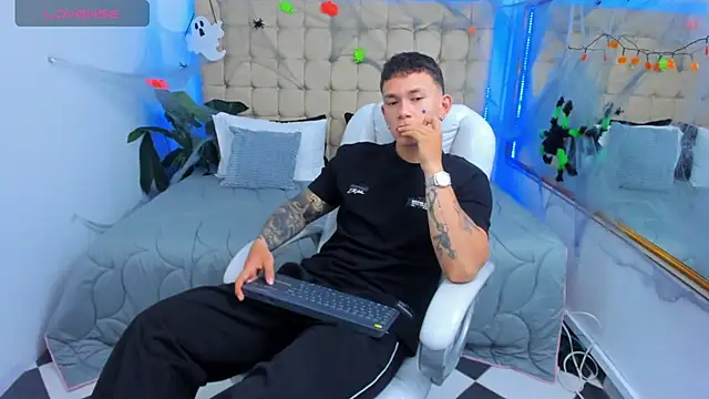 Thomas moon online show from 31, 10, 2025