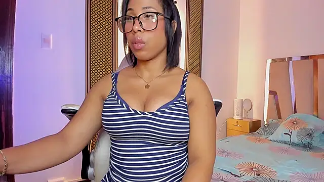 Elowen Clark online show from 2, 12, 2025