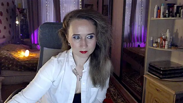 Snapshot of ClassyInna chatting on 8, 10, 2025 ClassyInna online show from 8, 10, 2025