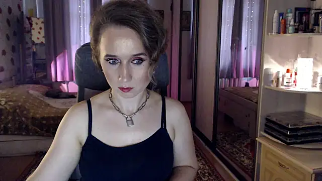 Snapshot of ClassyInna chatting on 9, 10, 2025 ClassyInna online show from 9, 10, 2025