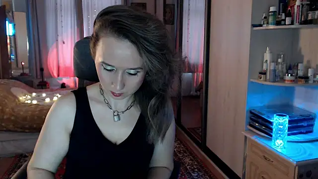 Snapshot of ClassyInna chatting on 11, 11, 2025 ClassyInna online show from 11, 11, 2025