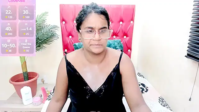 Strawberry Lips online show from 1, 11, 2025