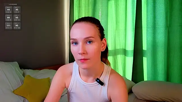 QueenieHathaway online show from 23, 9, 2025