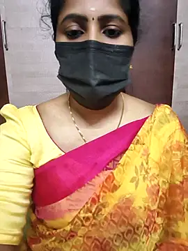 Snapshot of vasundhara26 chatting on 5, 10, 2025 vasundhara26 online show from 5, 10, 2025