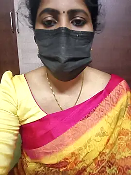 Snapshot of vasundhara26 chatting on 12, 10, 2025 vasundhara26 online show from 12, 10, 2025