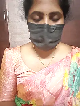 Snapshot of vasundhara26 chatting on 21, 11, 2025 vasundhara26 online show from 21, 11, 2025