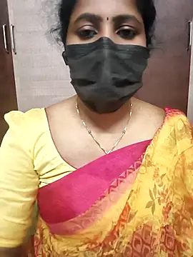 Snapshot of vasundhara26 chatting on 22, 11, 2025 vasundhara26 online show from 22, 11, 2025