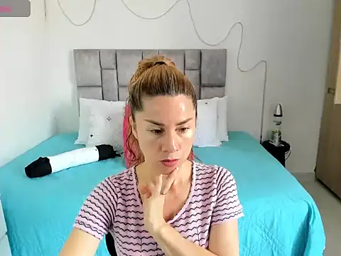 angie blondies online show from 25, 9, 2025
