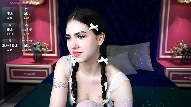 Snapshot of RuthandJess chatting on 2, 10, 2025 RuthandJess online show from 2, 10, 2025