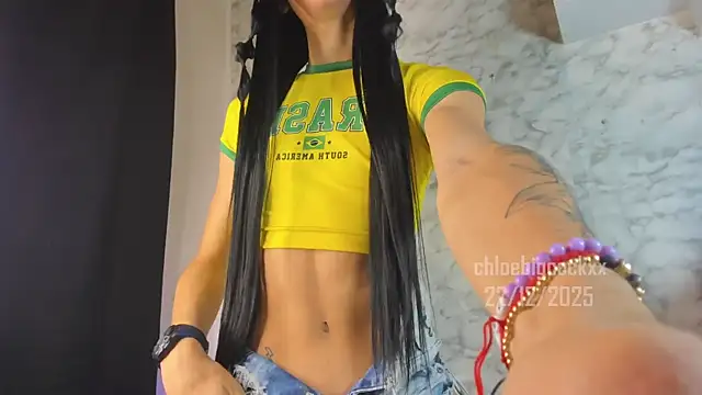 Snapshot of chloebigcockxx chatting on 22, 12, 2025 chloebigcockxx online show from 22, 12, 2025