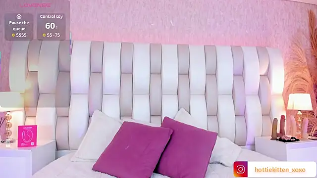 Viollet xoxo online show from 7, 2, 2026