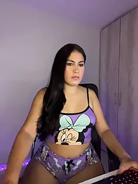 Snapshot of OriannaLuna chatting on 17, 10, 2025 OriannaLuna online show from 17, 10, 2025