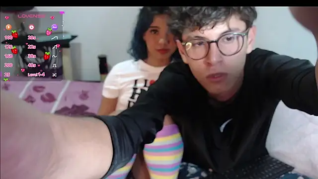 Snapshot of lolaxdavid chatting on 22, 11, 2025 lolaxdavid online show from 22, 11, 2025