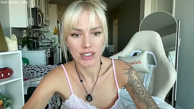 Snapshot of Ohbabykelly chatting on 15, 11, 2025 Ohbabykelly online show from 15, 11, 2025