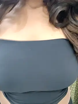 Snapshot of Kayna_Rawat chatting on 1, 11, 2025 Kayna Rawat online show from 1, 11, 2025