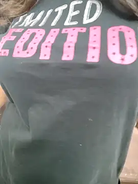 Snapshot of Kayna_Rawat chatting on 11, 11, 2025 Kayna Rawat online show from 11, 11, 2025