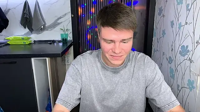 Snapshot of holy_eggs_02 chatting on 10, 9, 2025 holy eggs 02 online show from 10, 9, 2025