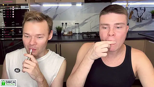 Snapshot of holy_eggs_02 chatting on 15, 10, 2025 holy eggs 02 online show from 15, 10, 2025