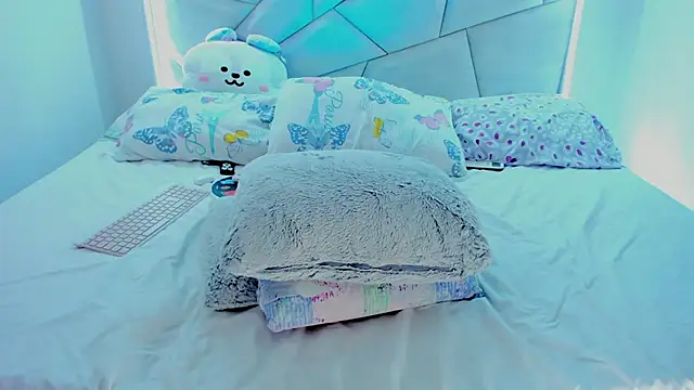 Snapshot of Sweeetcurvyx chatting on 15, 10, 2025 Sweeetcurvyx online show from 15, 10, 2025