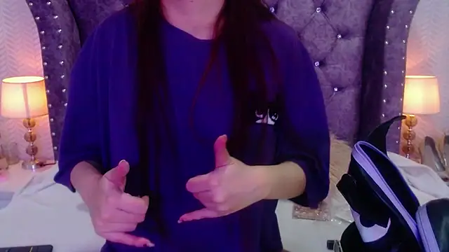 RavenLove  online show from 6, 11, 2025