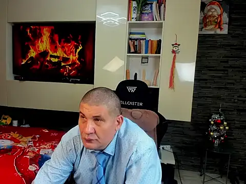 SpartacusDaddy48 online show from 7, 1, 2026