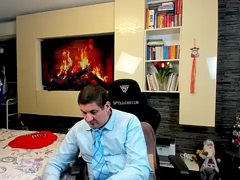 SpartacusDaddy48 online show from 11, 2, 2026