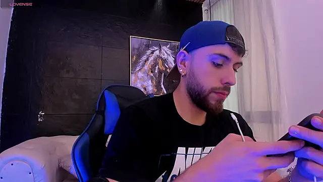 Snapshot of Maximo_Wolff chatting on 11, 10, 2025 Maximo Wolff online show from 11, 10, 2025