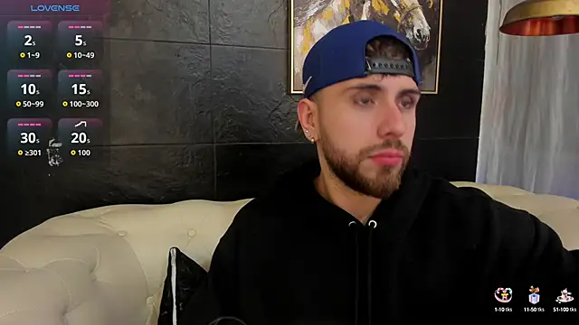 Snapshot of Maximo_Wolff chatting on 12, 10, 2025 Maximo Wolff online show from 12, 10, 2025