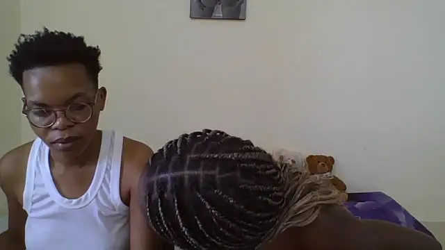 Snapshot of Miss-Hennessy chatting on 5, 11, 2025 Miss-Hennessy online show from 5, 11, 2025